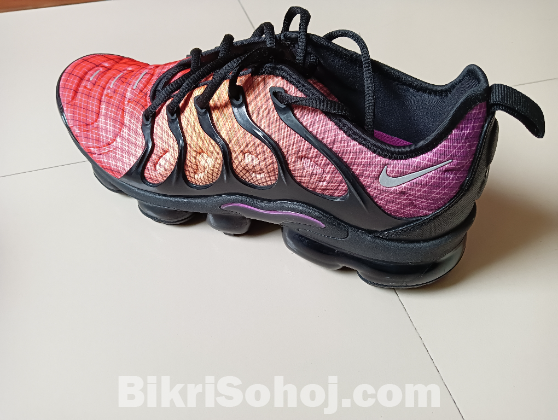 Original NIKE AIR VAPORMAX PLUS (Grid Sunset)